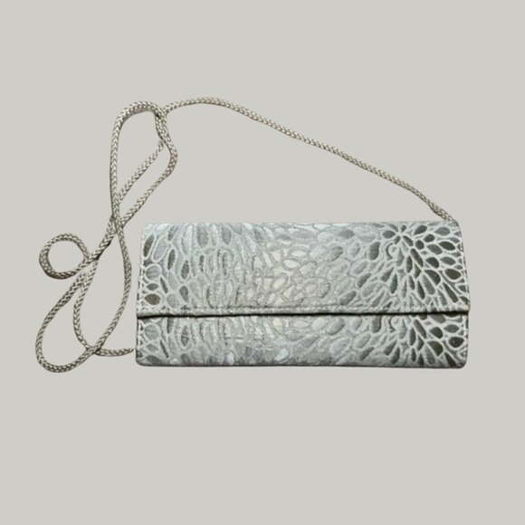 REVOLVE Handbags - EUC Princess Clutch